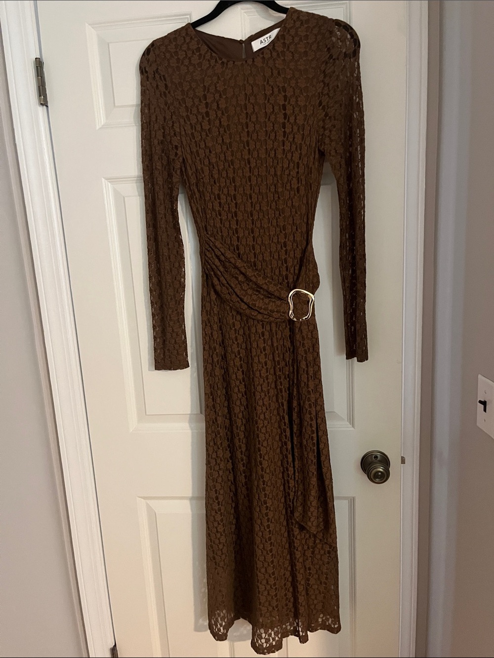 Astr Brown Lace Long-Sleeve Midi Dress with Waist Buckle
